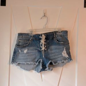 Women’s billabong shorts size 27